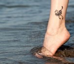 tatouage discret sur le pied
