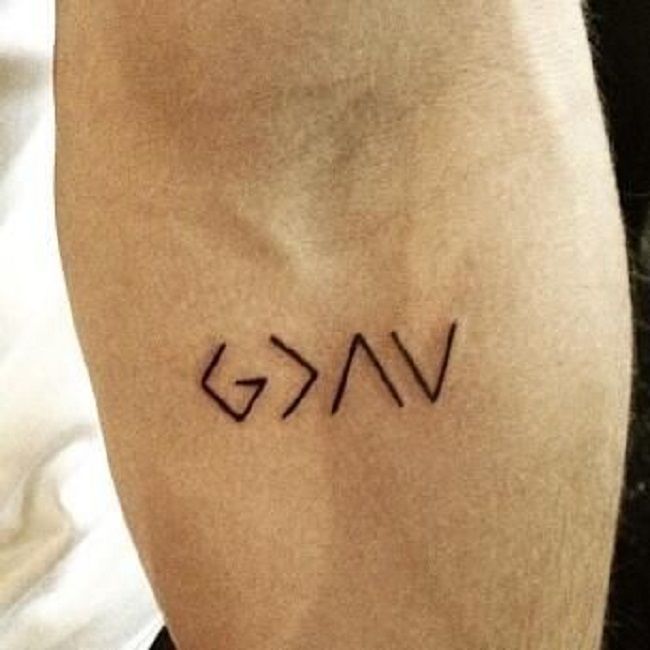 tatouage discret symbole