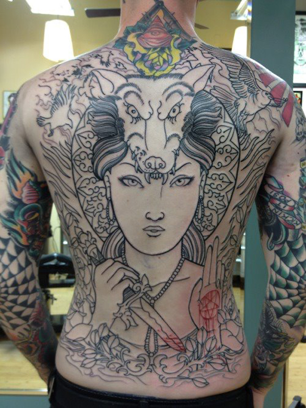 tatouage dos complet
