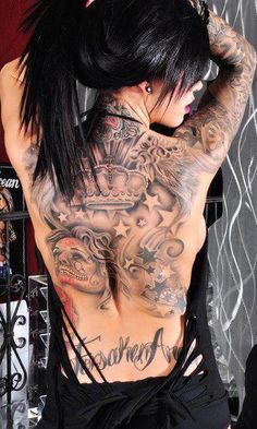 tatouage dos complet femme