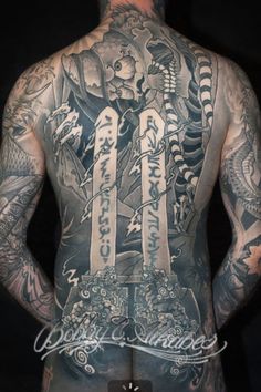 tatouage dos complet homme