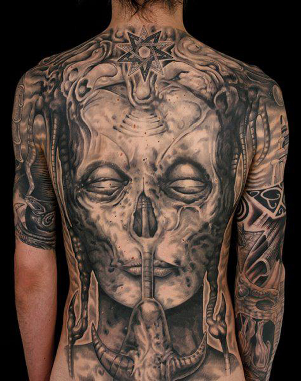 tatouage dos homme
