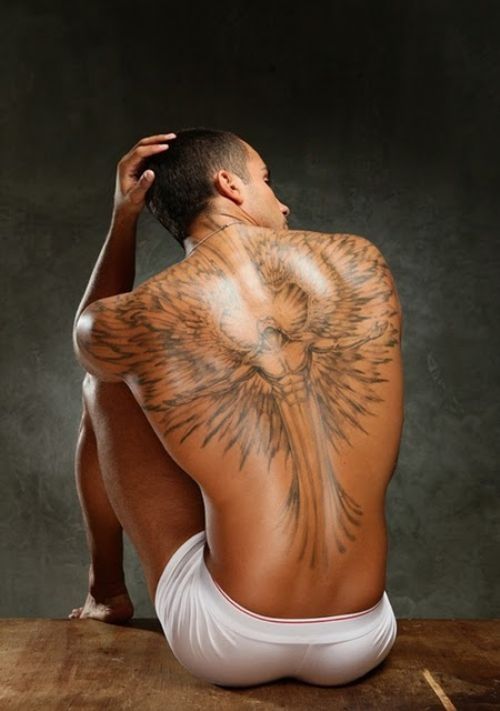 tatouage dos homme ange