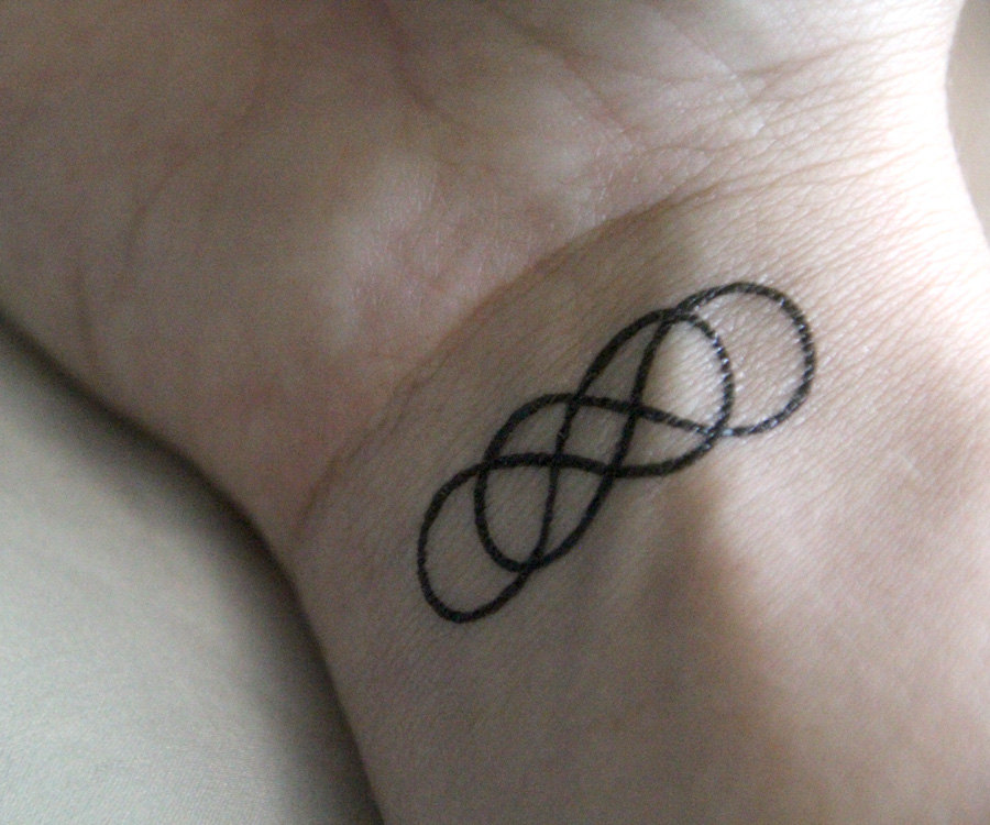 tatouage double infinity revenge