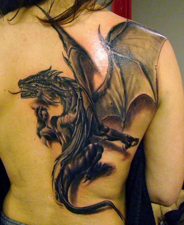 Tatouage dragon celtique noir