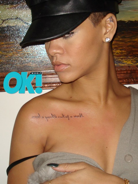 tatouage épaule devant femme