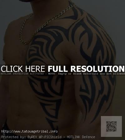 tatouage épaules torse