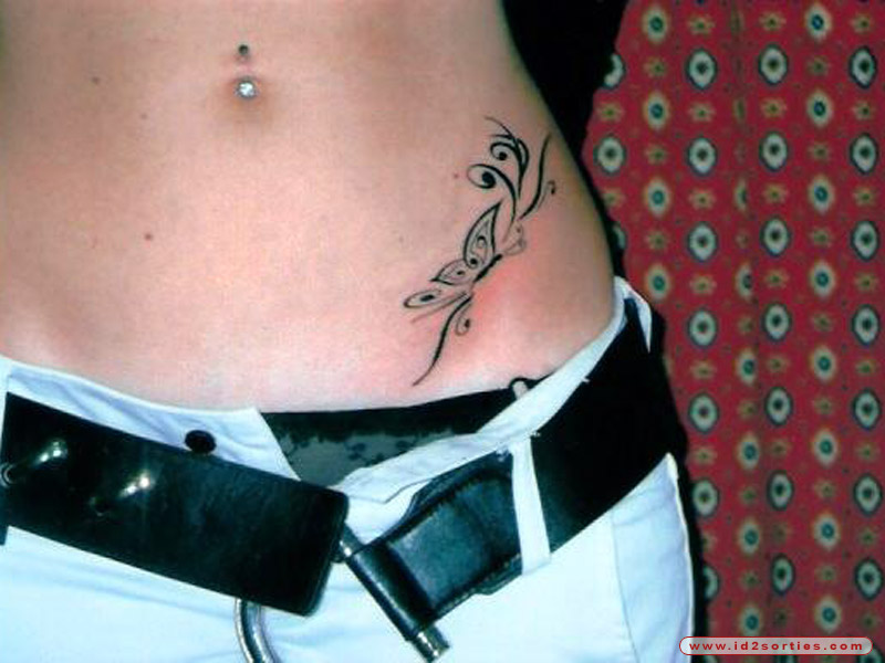 tatouage femme bas du ventre original