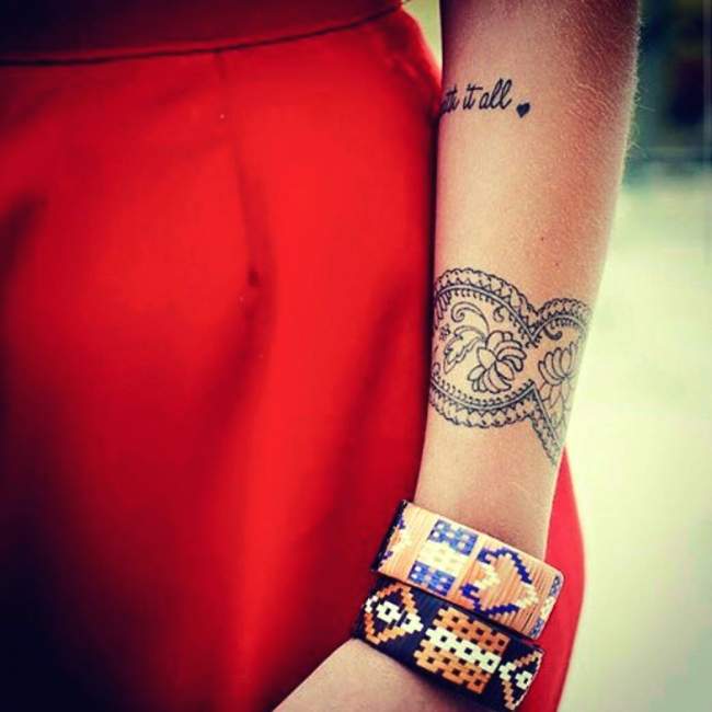 tatouage femme bracelet bras