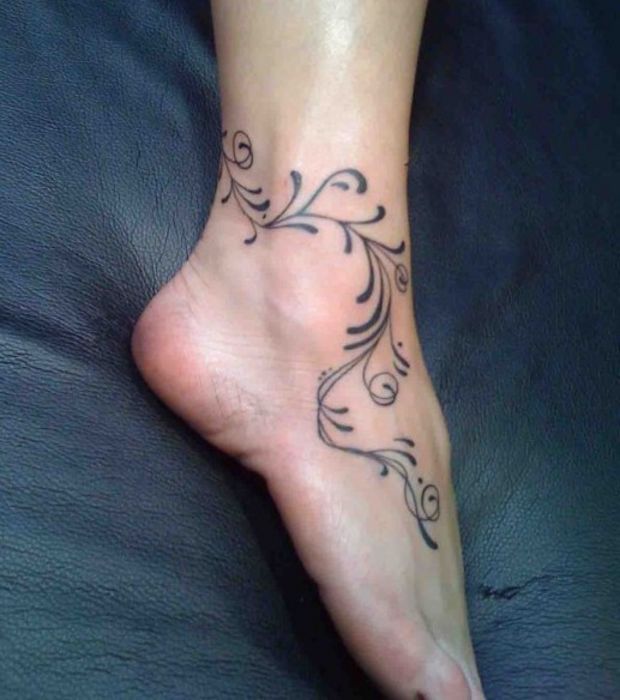 tatouage femme bracelet cheville