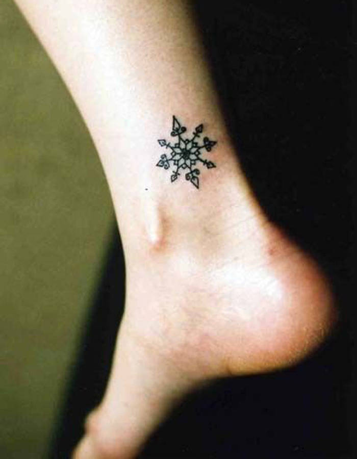 tatouage femme discret cheville