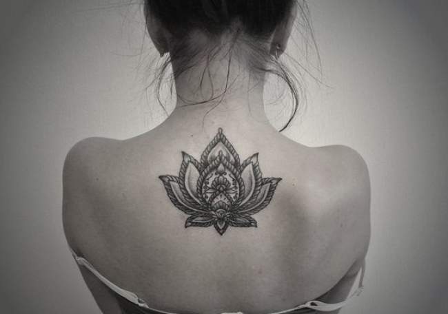 tatouage fleur de lotus