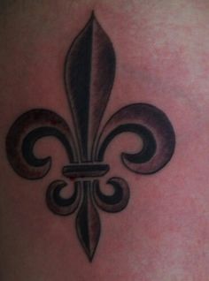 tatouage fleur de lys quebec