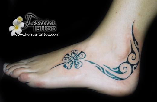 tatouage fleur de tiaré