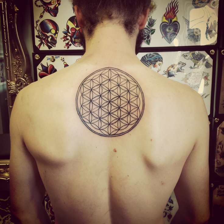 tatouage fleur de vie