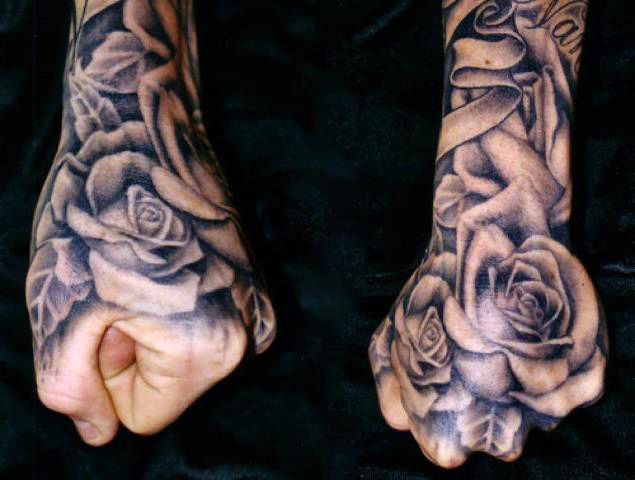 tatouage fleur homme