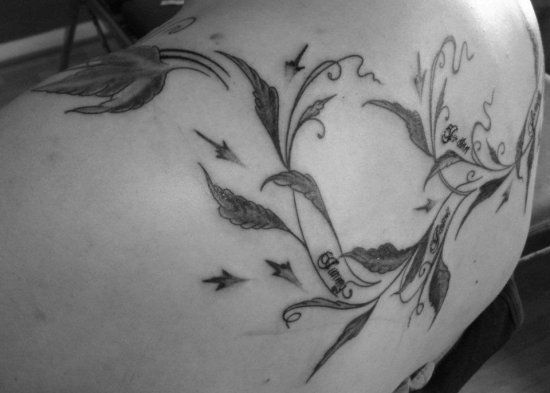 tatouage fleur lilas