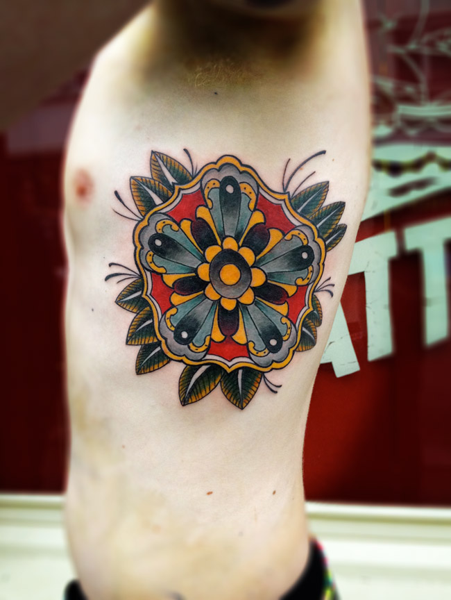 tatouage fleur old school