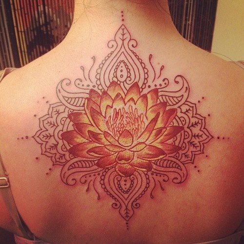 tatouage fleur orientale