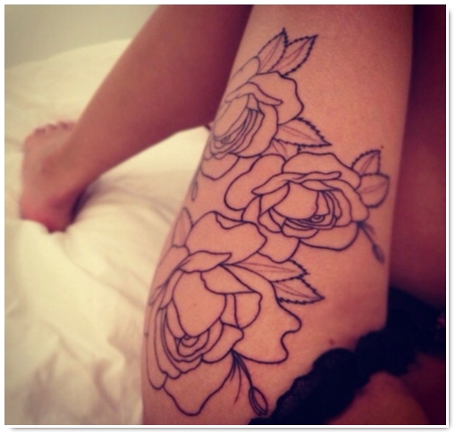tatouage fleur pensée