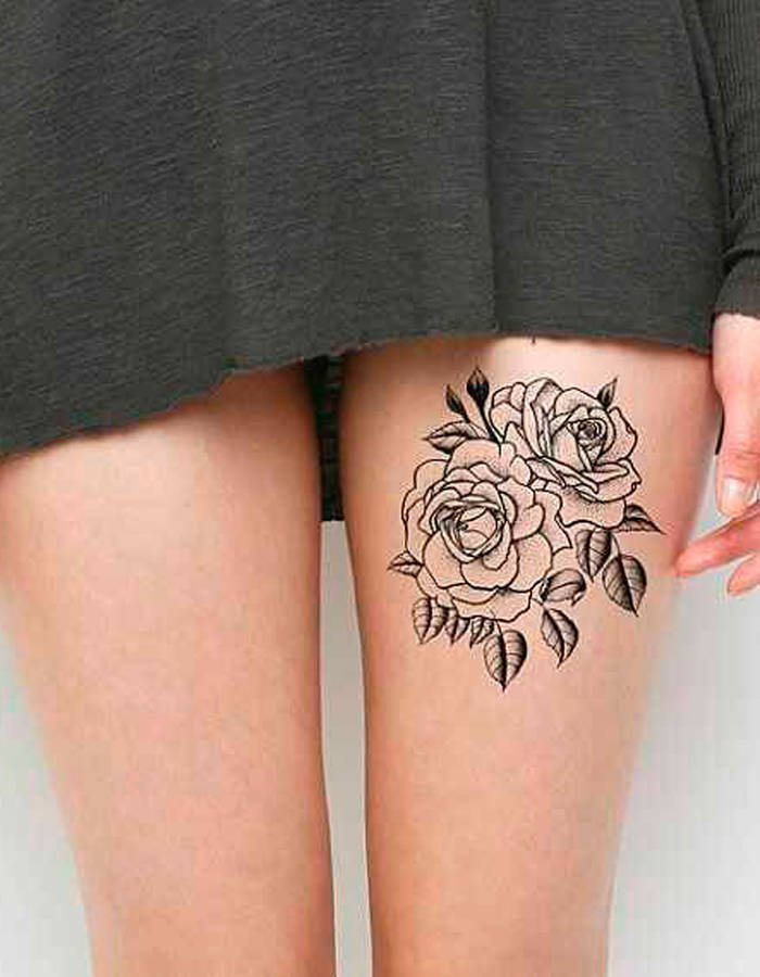 tatouage fleur sur la cuisse