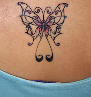 tatouage gothique bas du dos