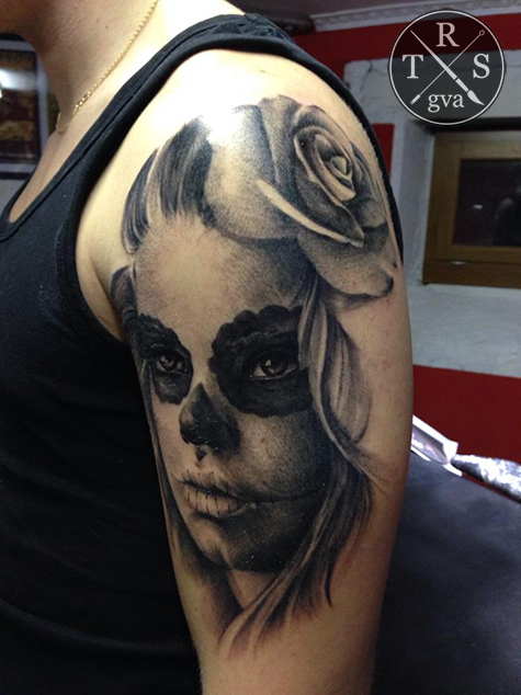 tatouage gothique épaule
