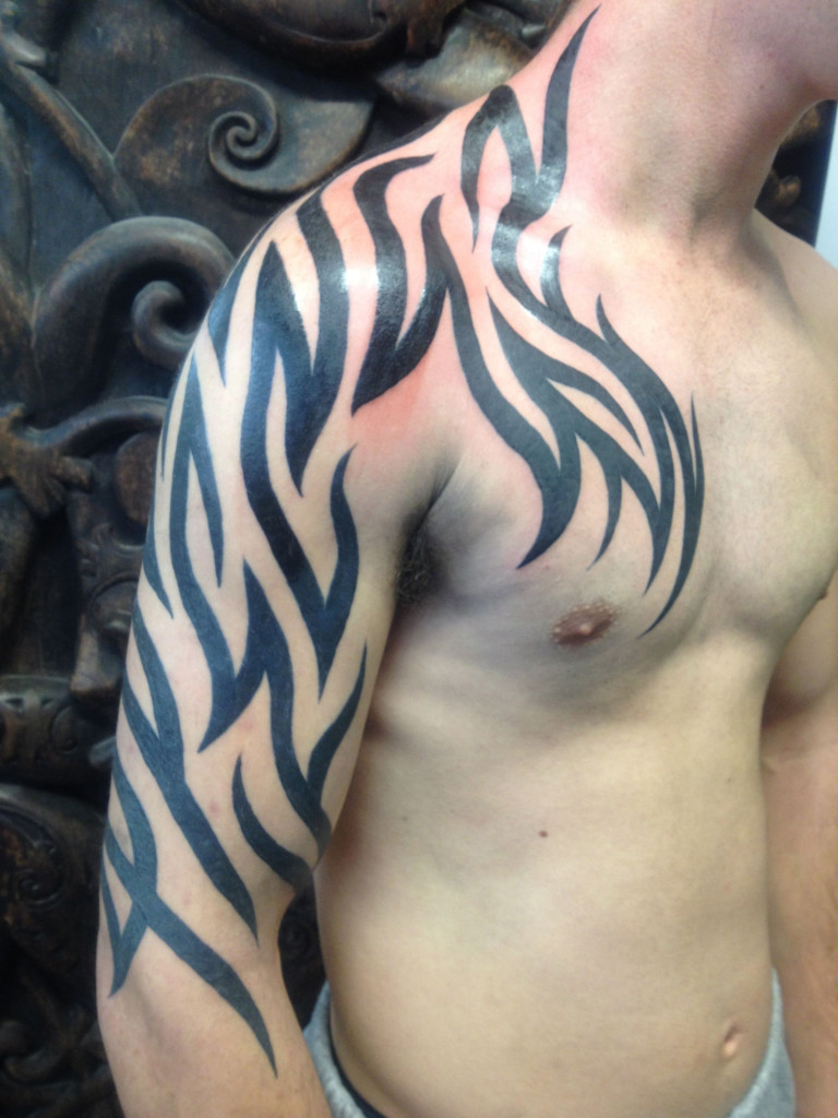 tatouage gothique épaule