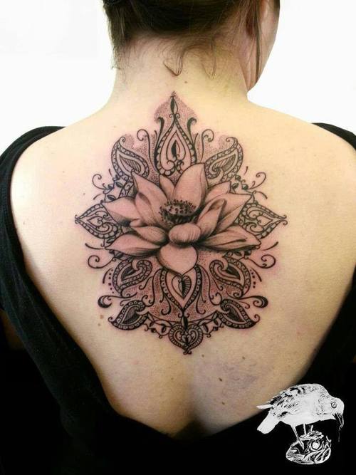 tatouage grosse fleur