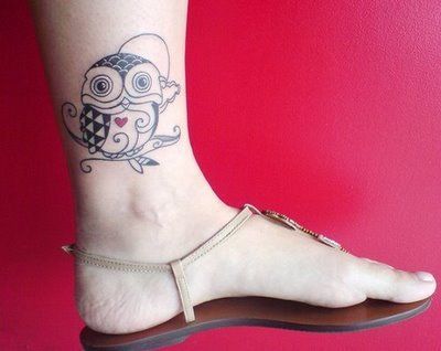 tatouage hibou cheville