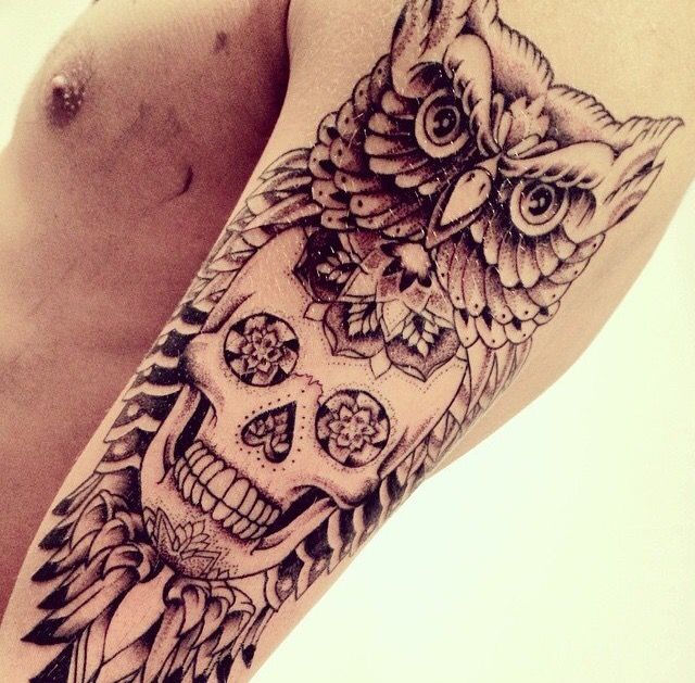 tatouage hibou crane