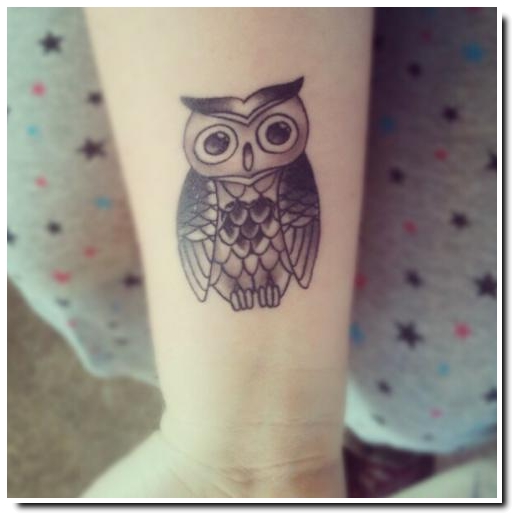 tatouage hiboux femme