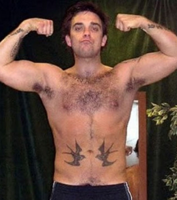 tatouage hirondelle bas du ventre