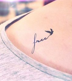 tatouage hirondelle clavicule