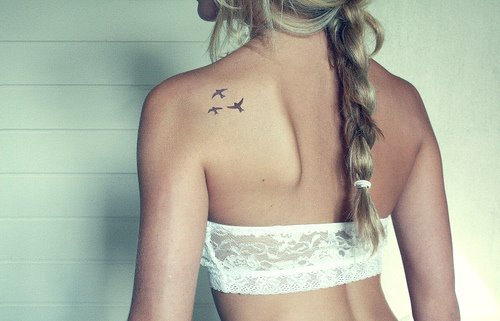 tatouage hirondelle discret