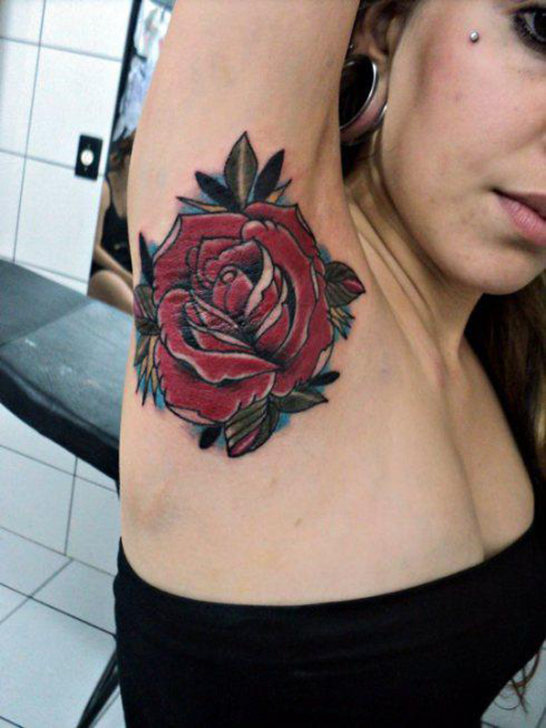 tatouage hirondelle et rose