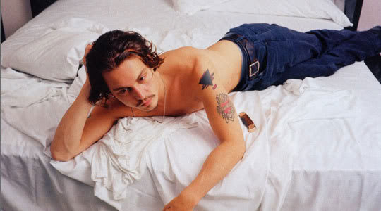 tatouage hirondelle johnny depp