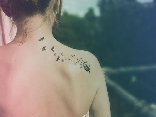 tatouage hirondelle liberté