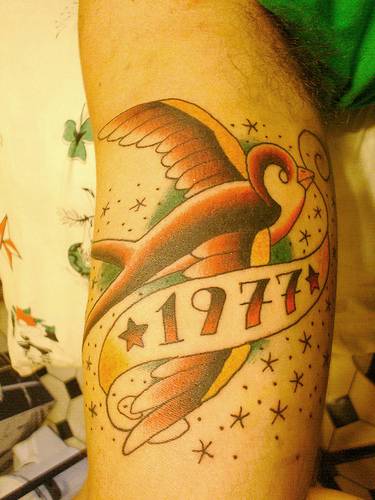 tatouage hirondelle old school homme