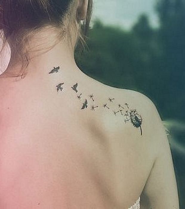 Tatouage hirondelle pissenlit