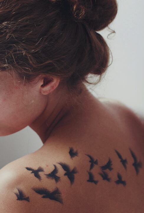 tatouage hirondelle symbole