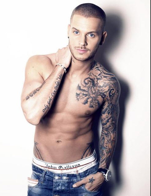 tatouage homme pectoraux bras