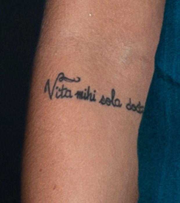 tatouage homme phrase italienne