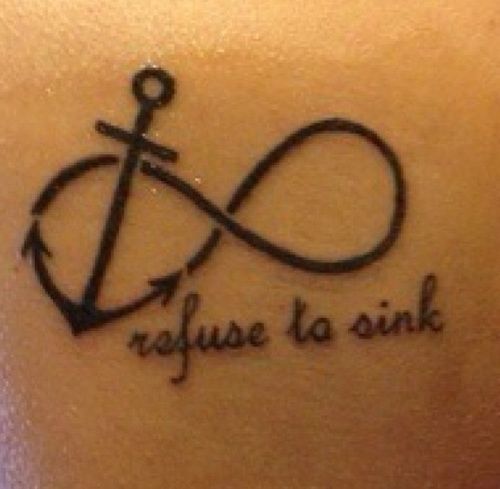 tatouage infini ancre blanche