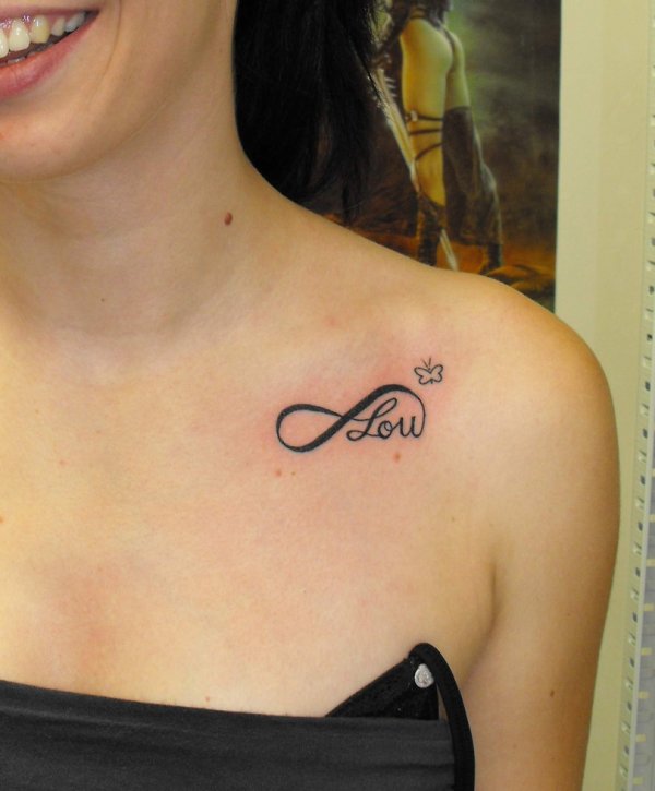 tatouage infini avec lettre