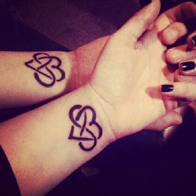 tatouage infini coeur