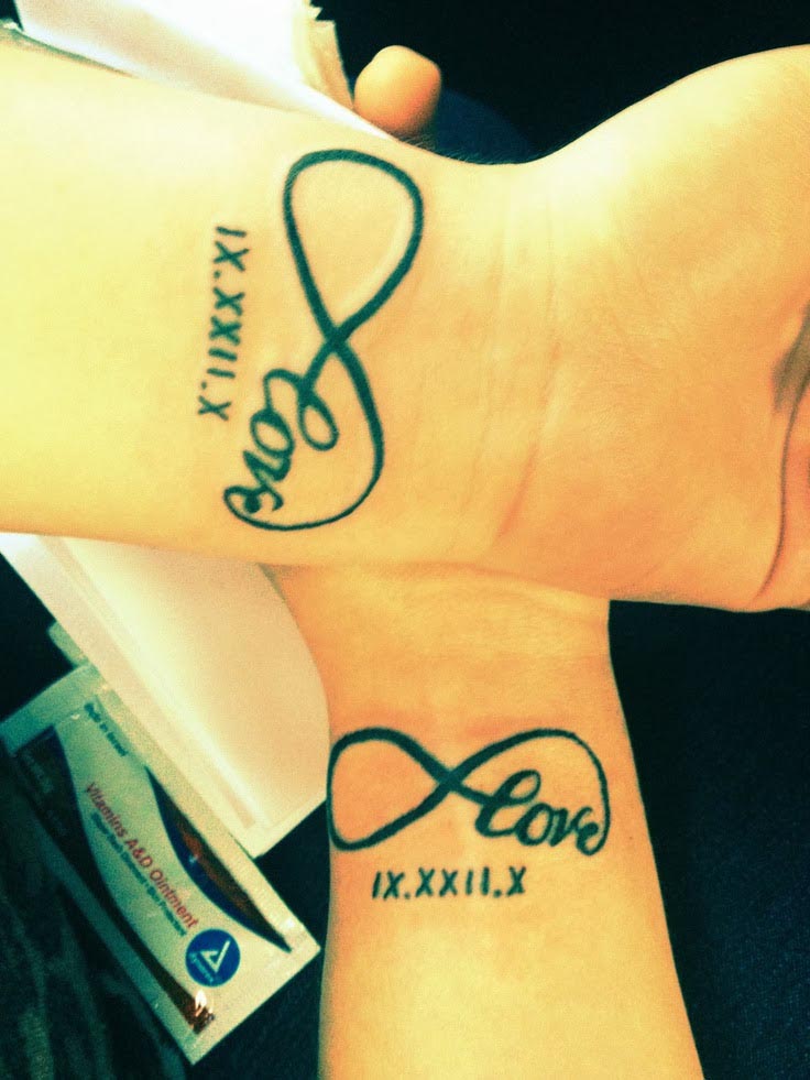 tatouage infini couple