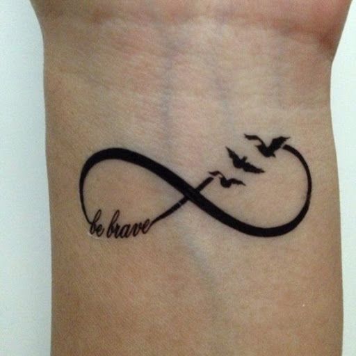 tatouage infini et oiseau