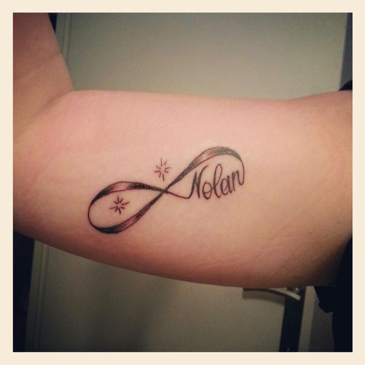 tatouage infini et prenom