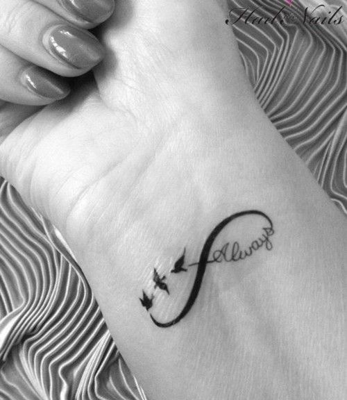 tatouage infini hirondelle